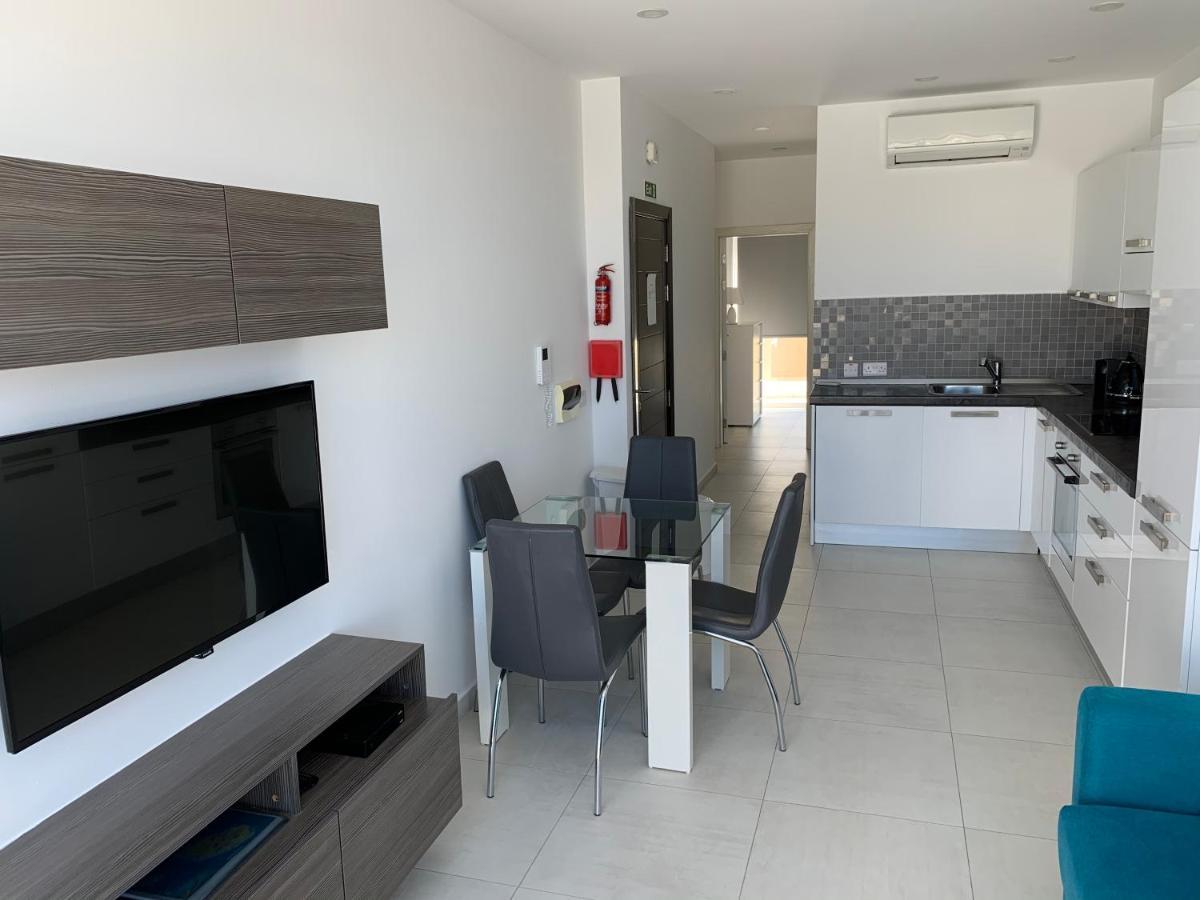 Apartamento Sea View Penthouse Mellieha Bay Exterior foto