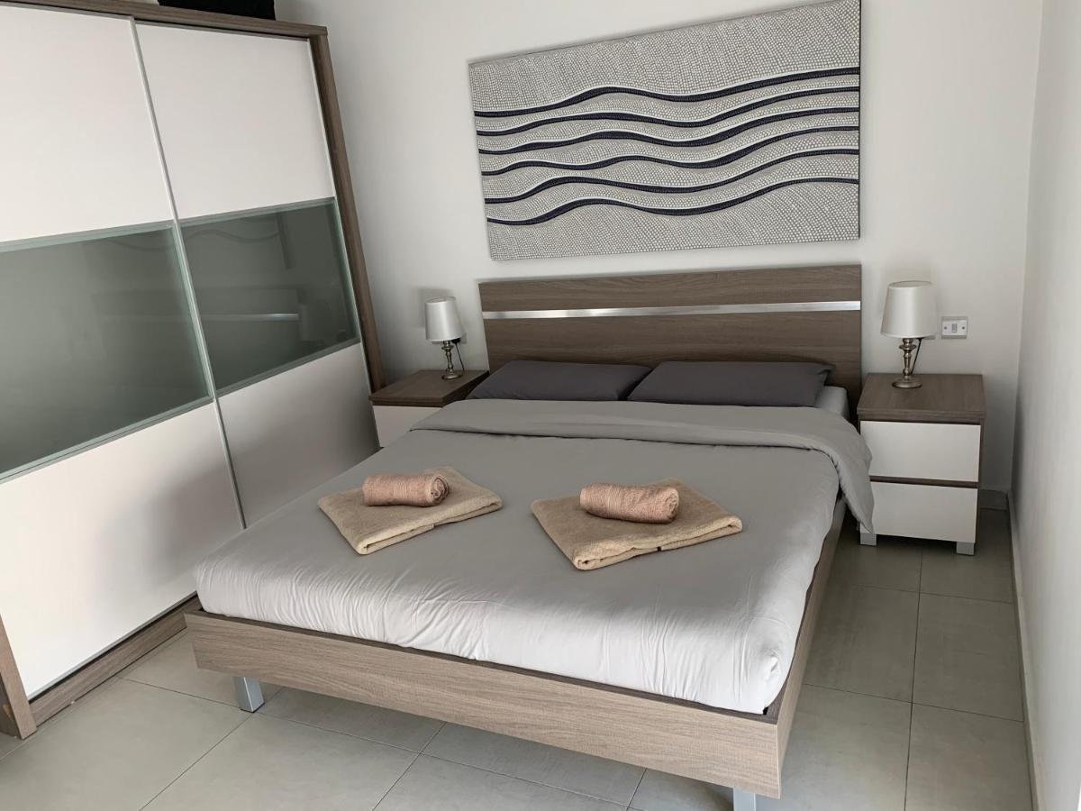 Apartamento Sea View Penthouse Mellieha Bay Exterior foto